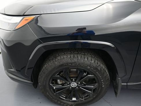 Used 2022 Toyota RAV4 SE image 9