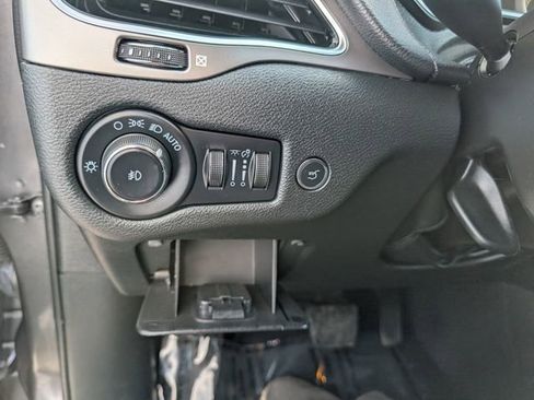 Used 2022 Jeep Cherokee Limited image 10