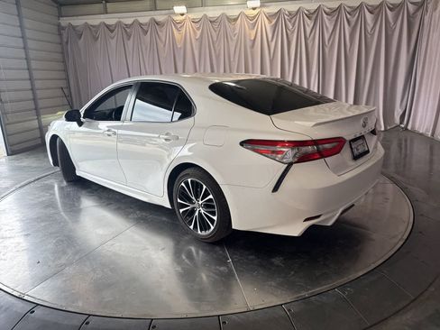 Used 2018 Toyota Camry SE w/ Convenience Package image 7