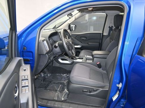 Used 2025 Nissan Frontier SV w/ SV Convenience Package RWD image 10