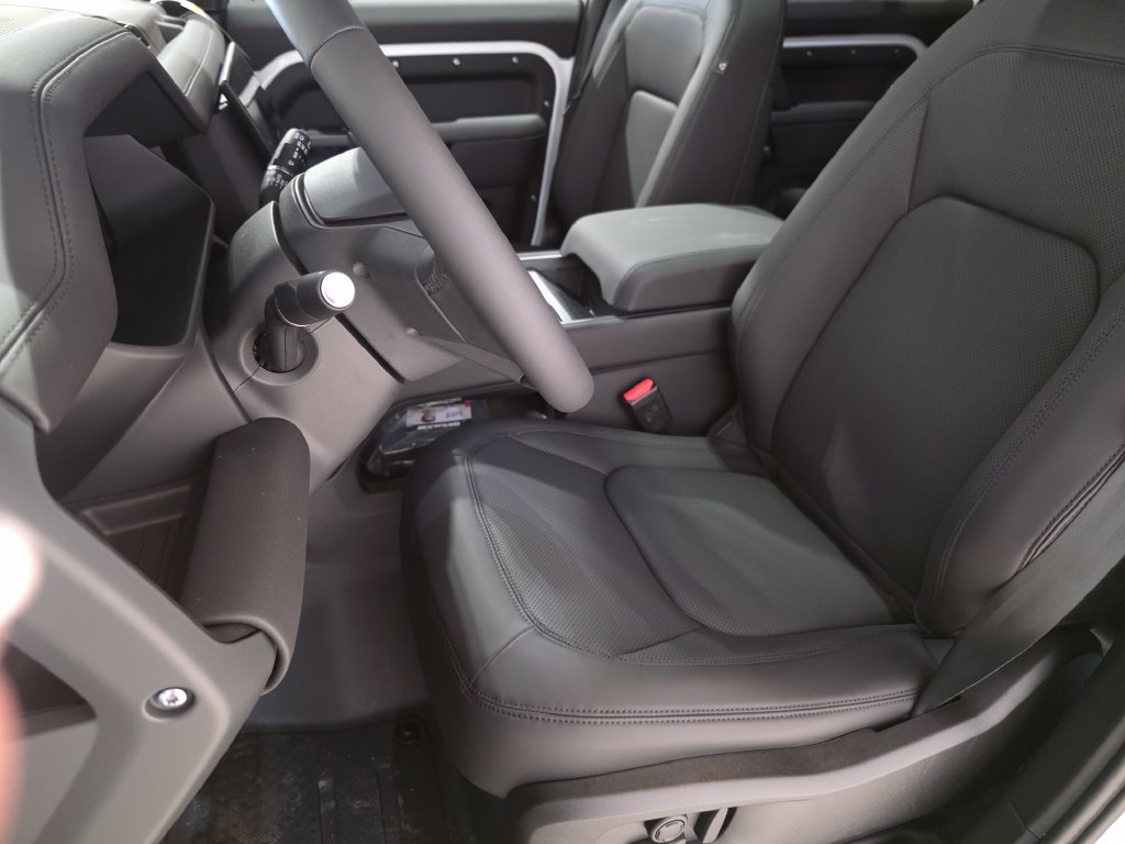 New 2026 Land Rover Defender 110 S AWD/4WD image 18