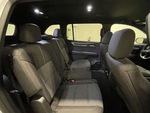 Used 2025 GMC Acadia Elevation image 26