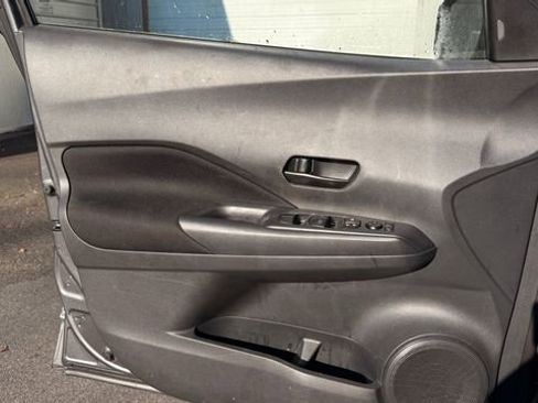 Used 2024 Nissan Kicks S image 13