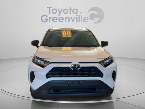 Used 2020 Toyota RAV4 LE AWD/4WD image 9