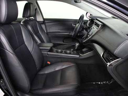 Used 2017 Toyota Avalon Touring image 28