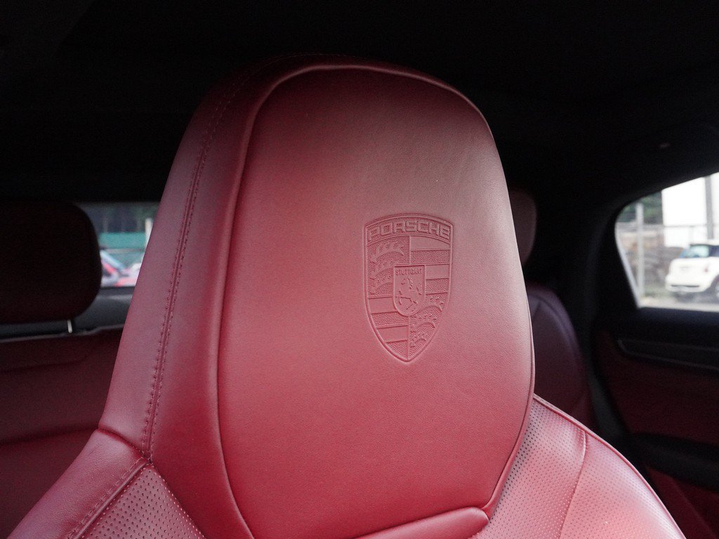 Used 2022 Porsche Cayenne GTS w/ Premium Package Plus AWD/4WD image 35
