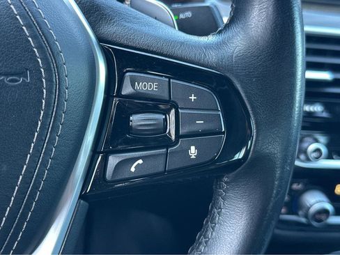 Used 2019 BMW 530e w/ Convenience Package image 23