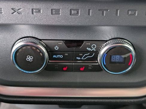 New 2026 Ford Expedition Platinum w/ Stealth Appearance Package AWD/4WD image 31