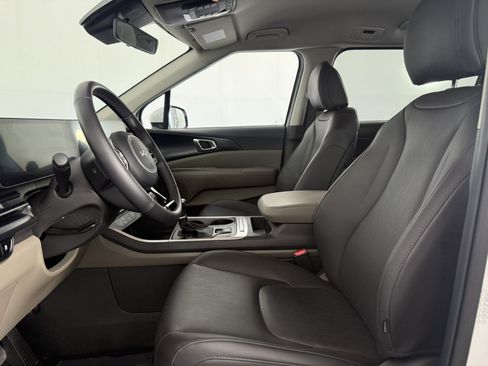 Used 2026 Kia Carnival FWD image 15