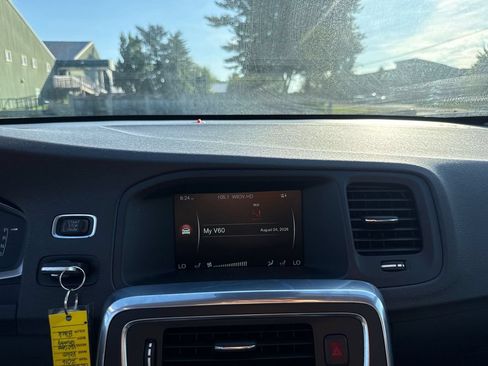 Used 2016 Volvo V60 T5 Cross Country w/ Convenience Package AWD/4WD image 20