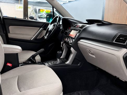 Used 2016 Subaru Forester 2.5i Premium w/ Popular Package #2 AWD/4WD image 5
