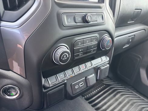Used 2026 Chevrolet Silverado 1500 Custom Trail Boss w/ Dark Appearance Package AWD/4WD image 17