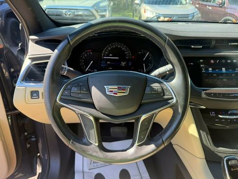 Used 2018 Cadillac XT5 FWD image 5