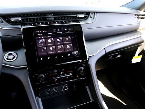 New 2025 Jeep Grand Cherokee L Altitude image 13