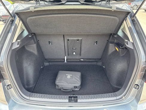 Used 2022 Volkswagen Taos SE w/ Panoramic Sunroof Package FWD image 26