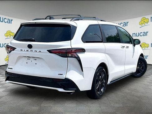 Used 2025 Toyota Sienna XSE w/ XSE Plus Package AWD/4WD image 6