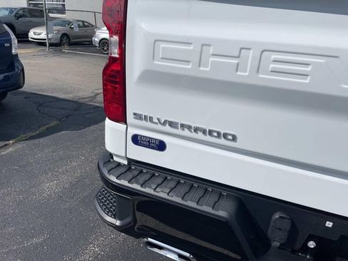 Used 2024 Chevrolet Silverado 1500 Custom Trail Boss AWD/4WD image 5