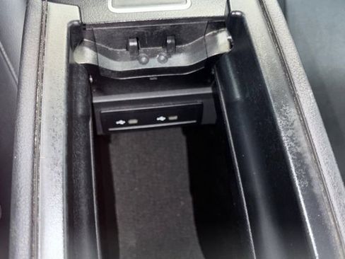 Used 2020 Mercedes-Benz GLB 250 image 35