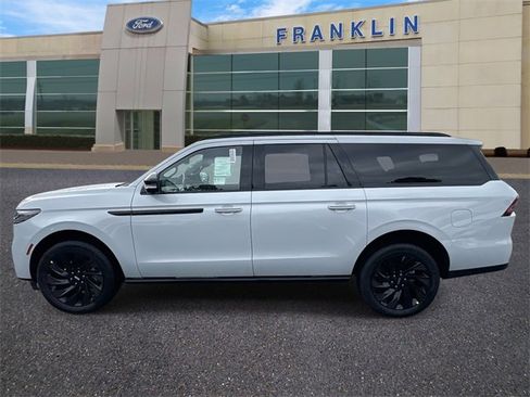 New 2025 Lincoln Navigator L Reserve w/ Jet Appearance Package image 4