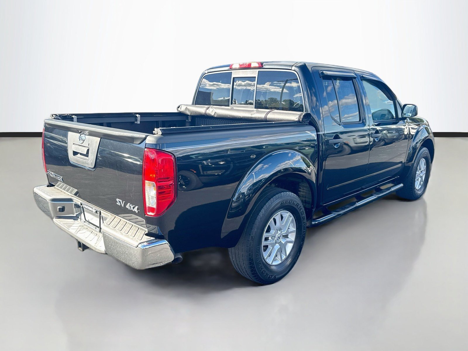 Used 2016 Nissan Frontier SV AWD/4WD image 7