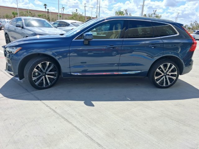 Used 2023 Volvo XC60 B5 Ultimate w/ Climate Package AWD/4WD image 3
