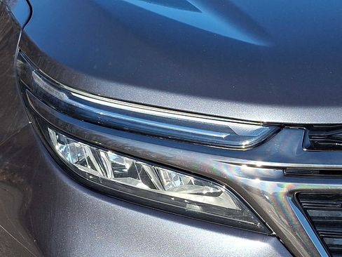 Used 2023 Chevrolet Equinox RS w/ RS Leather Package image 10