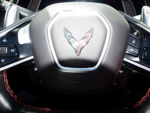 Used 2020 Chevrolet Corvette Stingray Preferred Cpe w/ 2LT Preferred Equipment Group RWD image 31