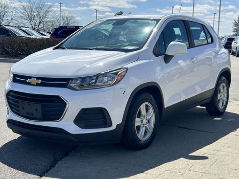 Used 2020 Chevrolet Trax LS image 3