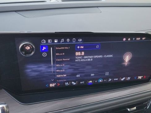 Used 2025 Chevrolet Suburban Premier image 16