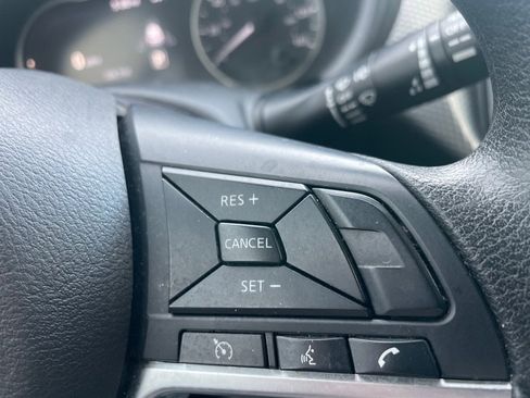 Used 2019 Nissan Kicks SV image 18