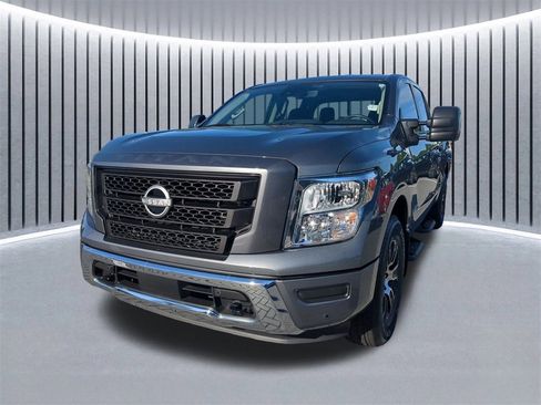 Used 2024 Nissan Titan SV w/ SV Convenience Package image 9