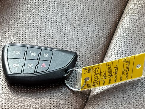 Used 2021 Chevrolet Tahoe High Country image 26