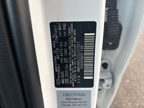 Used 2025 Hyundai Elantra Limited image 29