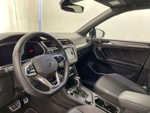 Used 2023 Volkswagen Tiguan SE R-Line image 8