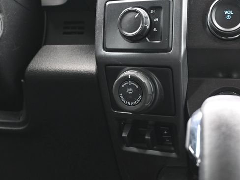 Used 2020 Ford F150 XLT w/ Equipment Group 302A Luxury AWD/4WD image 35