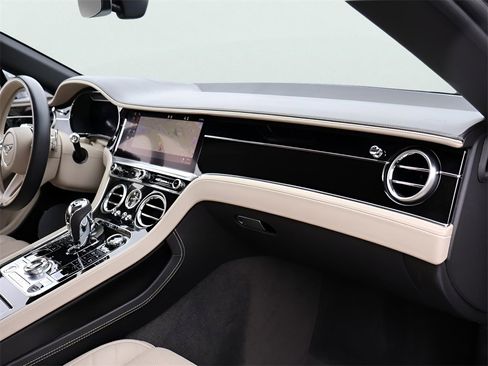 Used 2022 Bentley Continental GT image 11