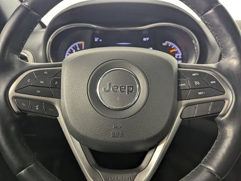 Used 2021 Jeep Grand Cherokee Laredo X AWD/4WD image 19