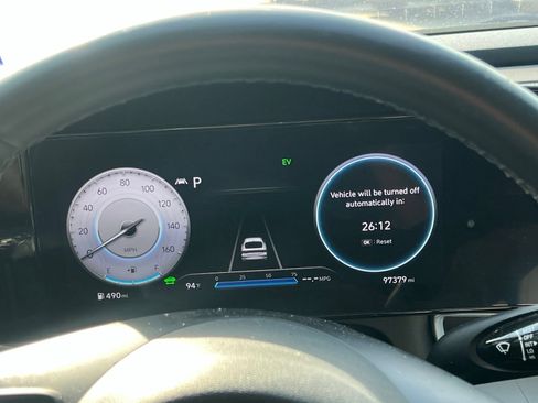Used 2023 Hyundai Elantra Limited w/ Preferred Accessory Package FWD image 30