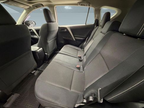 Used 2018 Toyota RAV4 XLE AWD/4WD image 21