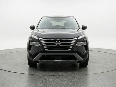 Used 2025 Nissan Rogue SV image 2