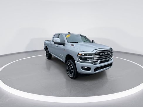 Used 2026 RAM 2500 Laramie AWD/4WD image 2