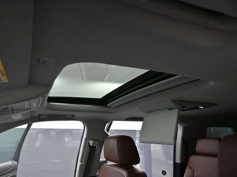 Used 2019 Chevrolet Suburban Premier w/ Premier Plus Edition image 35