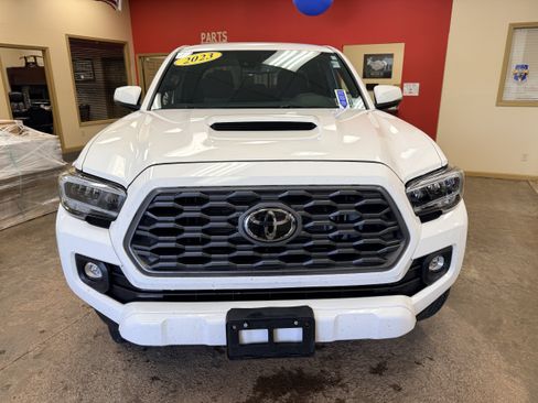 Used 2023 Toyota Tacoma TRD Sport AWD/4WD image 2