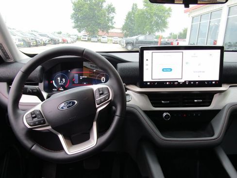 New 2026 Ford Explorer Active AWD/4WD image 5