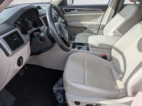 Used 2019 Volkswagen Atlas SE w/ Towing Package image 11