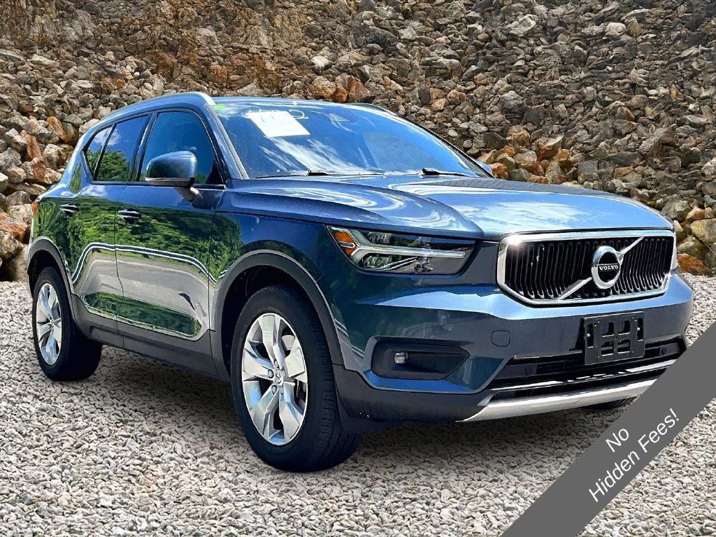 Used 2021 Volvo XC40 T4 Momentum FWD image 9