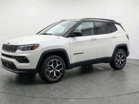 Used 2025 Jeep Compass Limited image 3