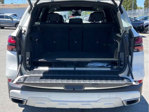 Used 2025 BMW X5 xDrive50e AWD/4WD image 5