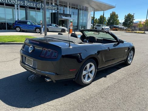 Used 2013 Ford Mustang GT RWD image 12
