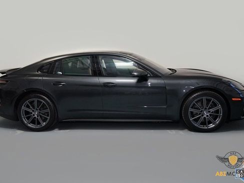 Used 2025 Porsche Panamera 4 image 4